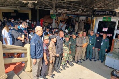 กองทัพเรือไทยอำนวยความสะดวกคนไทยกลับเข้าประเทศ